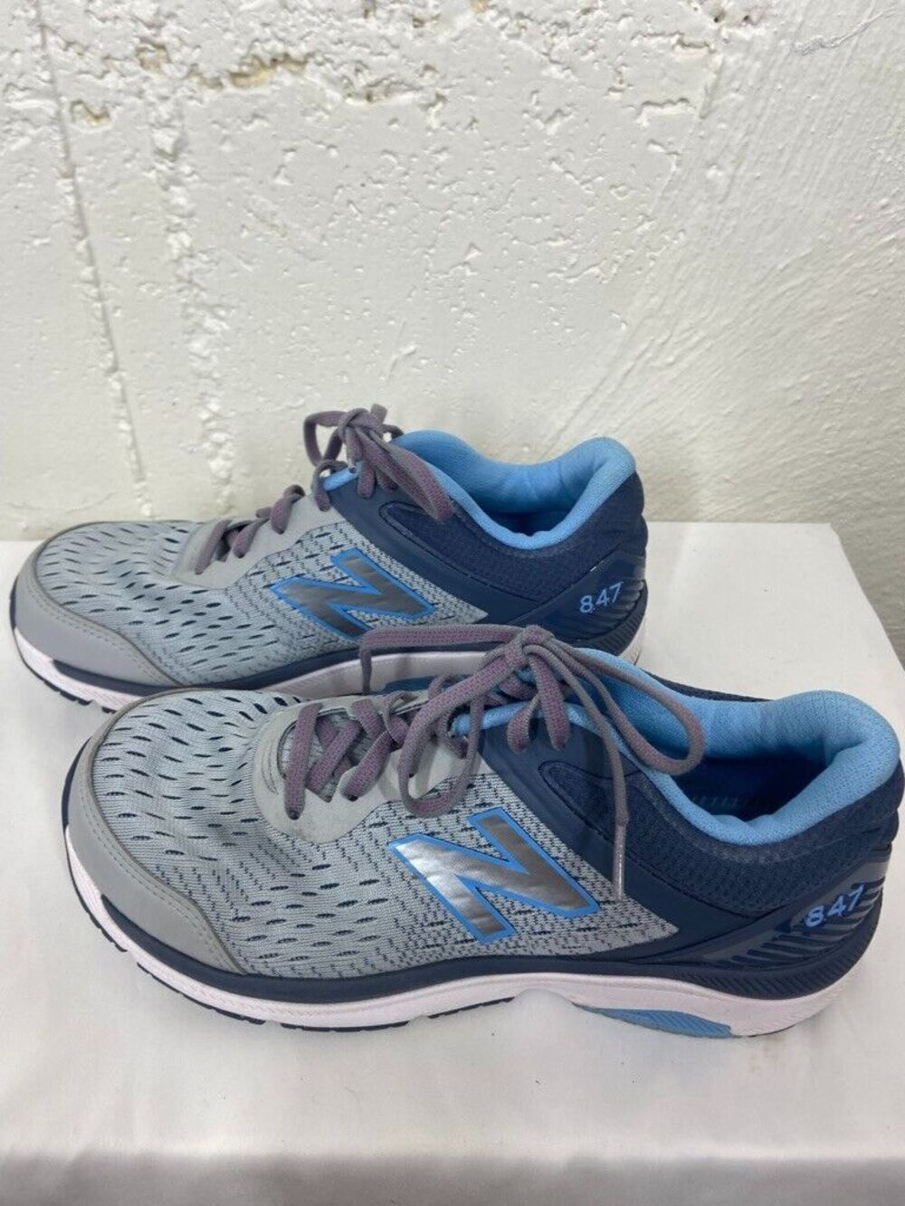 NEW BALANCE 847 WOMENS SIZE 9 D GRAY RUNNING SNEAKERS